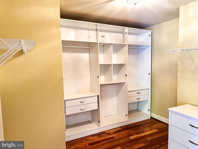 Building Photo - 6403 Velliety Ln