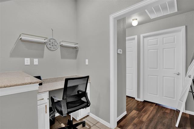 Building Photo - 3201 Barkwood Dr