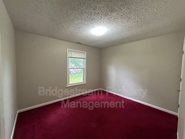 Building Photo - 2460 Rondowa Ave