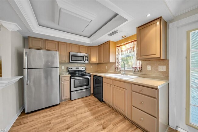 Building Photo - 2313 Hamilton Ave