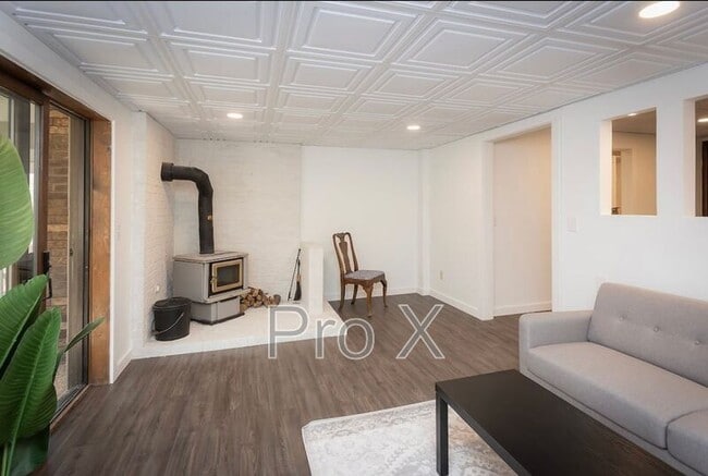 Building Photo - 6 Lambeth Cir