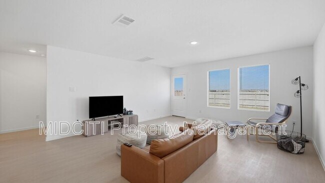 Building Photo - 3159 Dispatch Dr