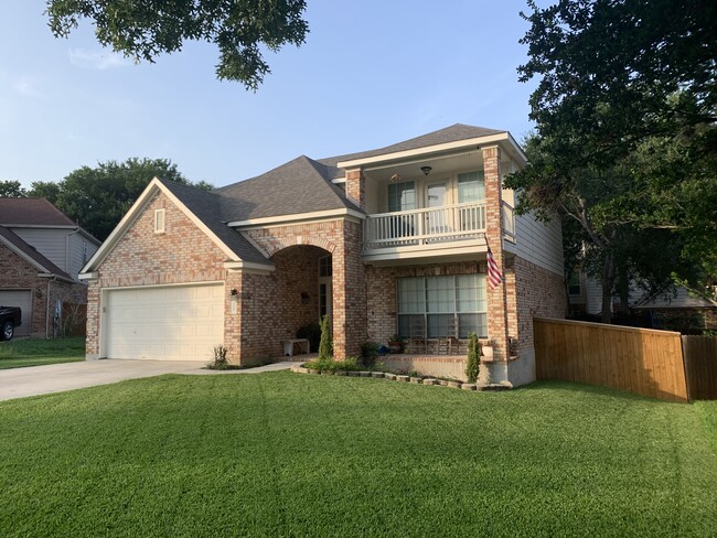 Building Photo - 720 Wooded Trail