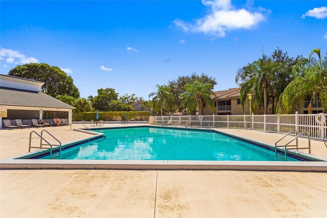 Building Photo - 16051 Blatt Blvd