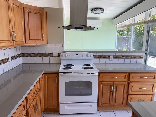 Primary Photo - 286 Ely Pl