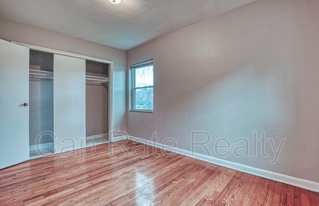 Building Photo - 81 N Hampton Rd