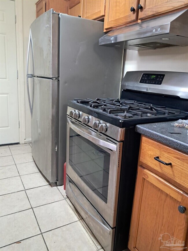 Building Photo - 4929 Springhill Dr