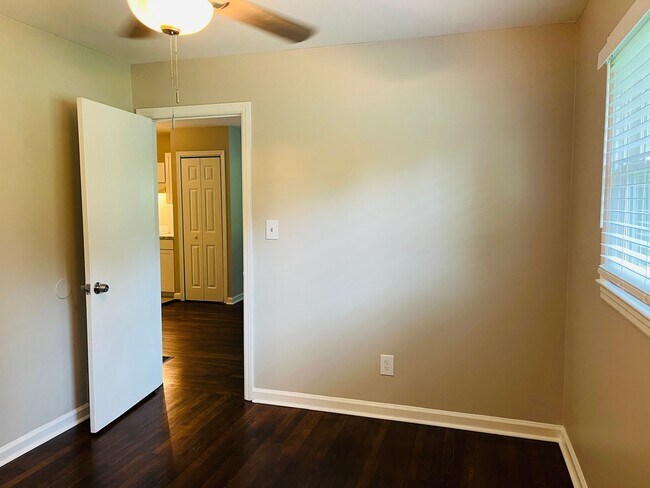 Building Photo - 4531 Wesley Dr