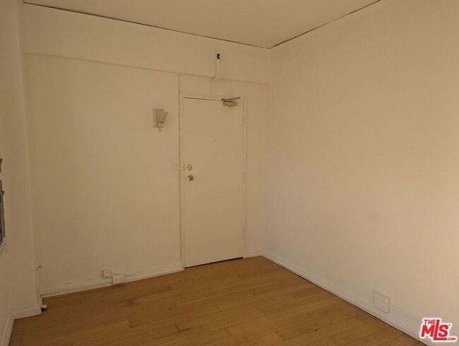 Building Photo - 634 S Gramercy Pl