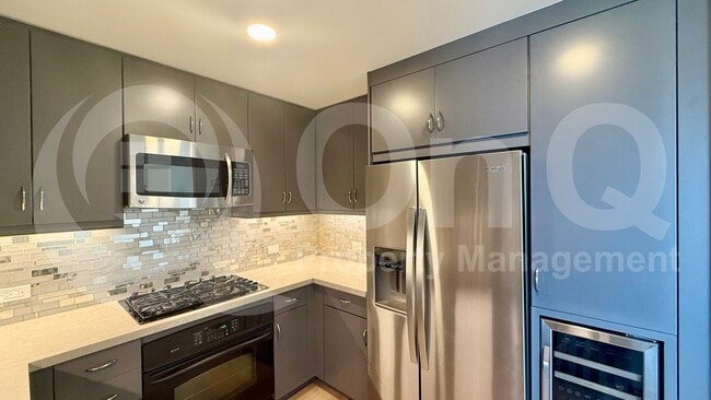 Building Photo - 7157 E Rancho Vista Dr