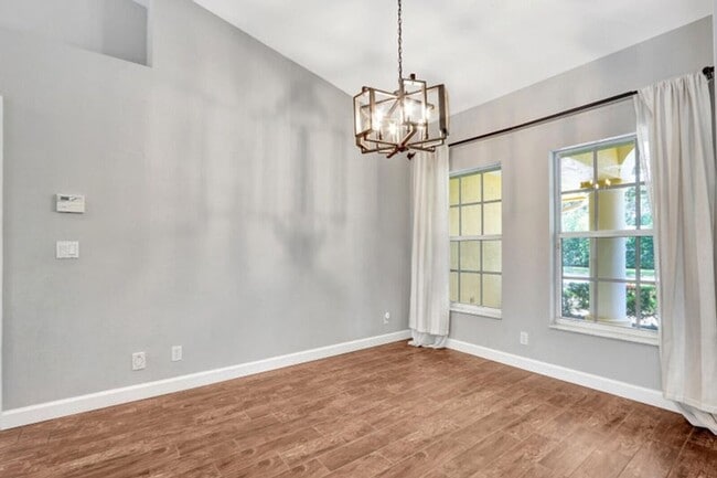 Building Photo - 1097 Egret Cir N