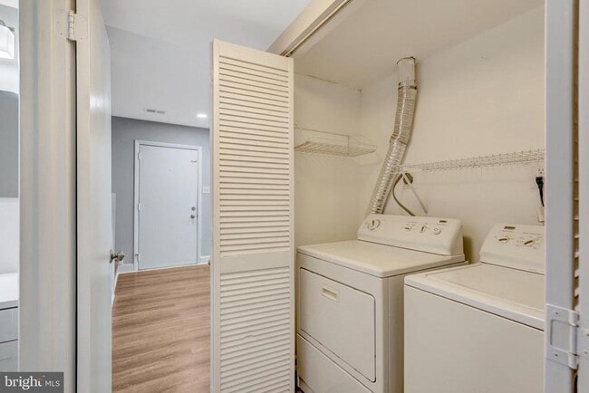 Building Photo - 10676 Myrtle Oak Ct