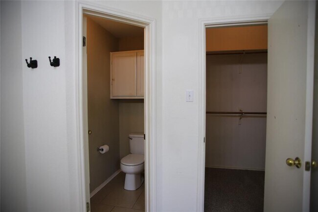 Building Photo - 403 N Blue Ridge Pkwy