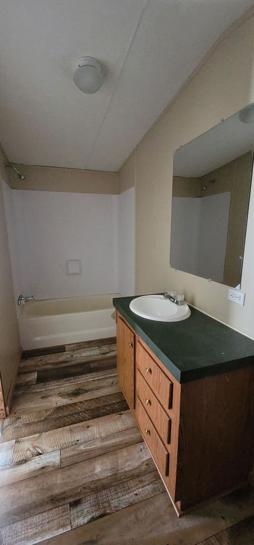 Building Photo - NEW LISTING!!!! Dont Miss Out