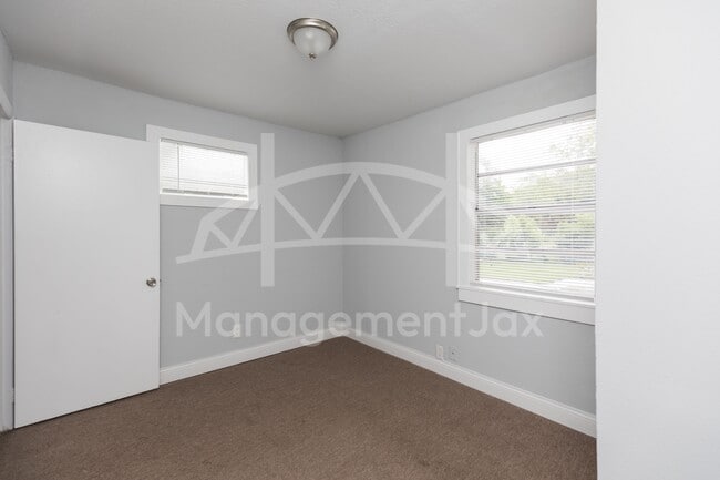 Building Photo - 5736 Teeler Ave