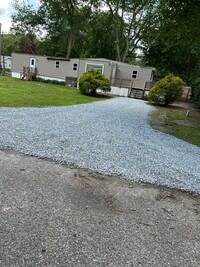 Building Photo - 541 Evergreen Rd