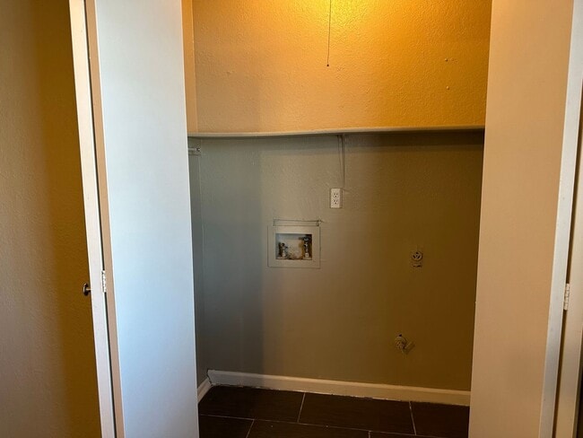 Building Photo - 903 Taulbee Ln