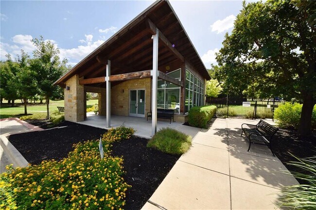 Building Photo - 1016 Winnsboro Lp