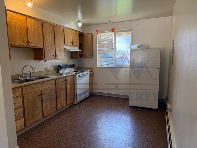Building Photo - 2 Bed 1 Bath Apartment