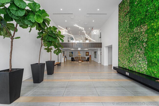 Building Photo - 111 SE 1st Ave