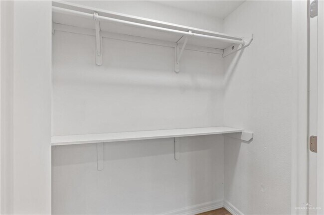 Building Photo - 104 Aldrin St