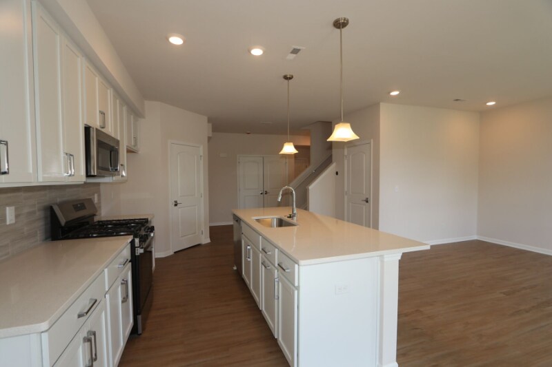 Building Photo - 2405 Salt Springs Dr