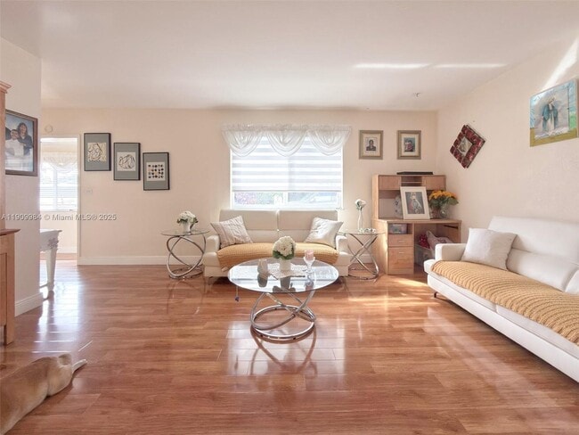 Building Photo - 10965 SW 116th St