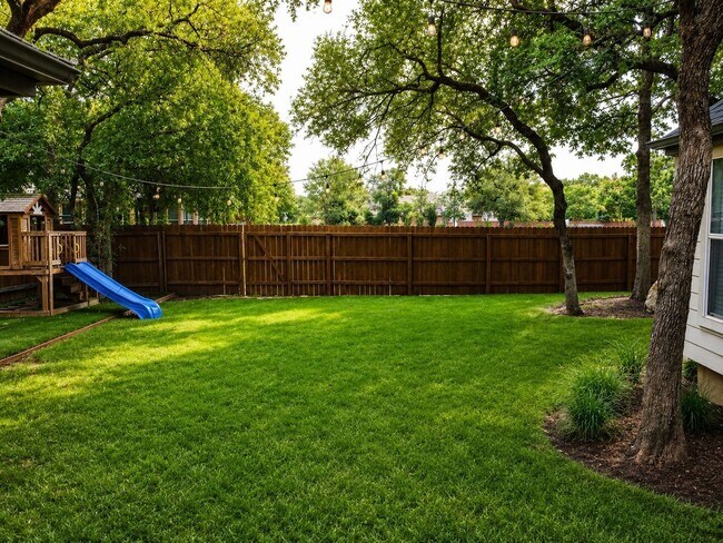 Building Photo - 1129 Castle Path