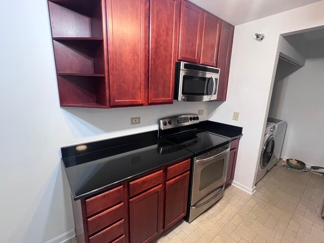 Building Photo - 120 Glengarry Dr