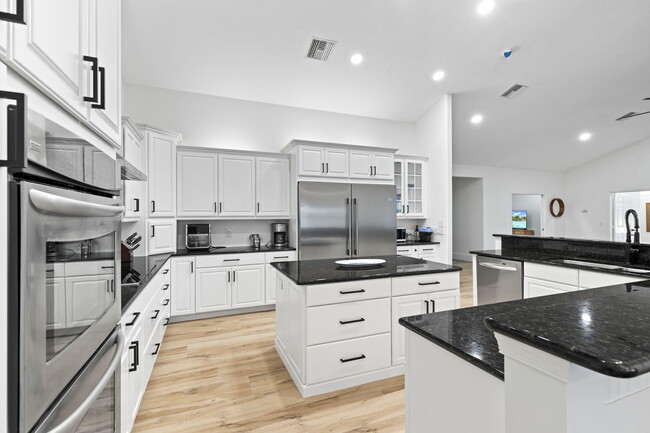 Building Photo - 8135 White Fences Ln