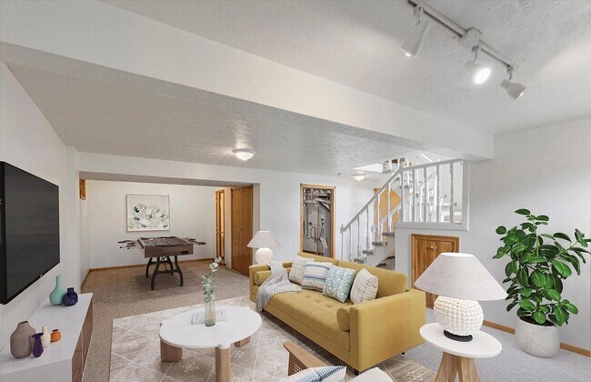 Building Photo - Cozy elegance meets modern convenience in ...