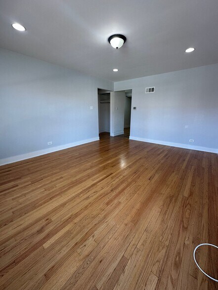 Building Photo - 8918 Lavergne Ave