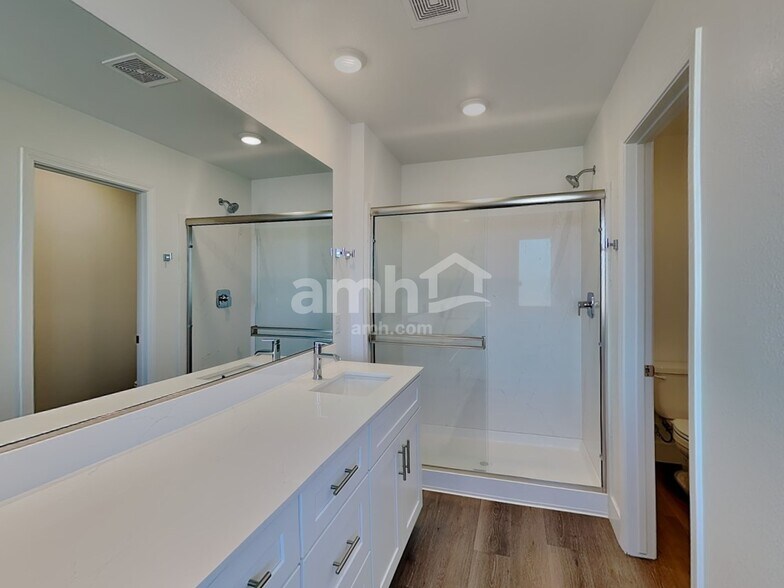 Building Photo - 11146 Magallanes St