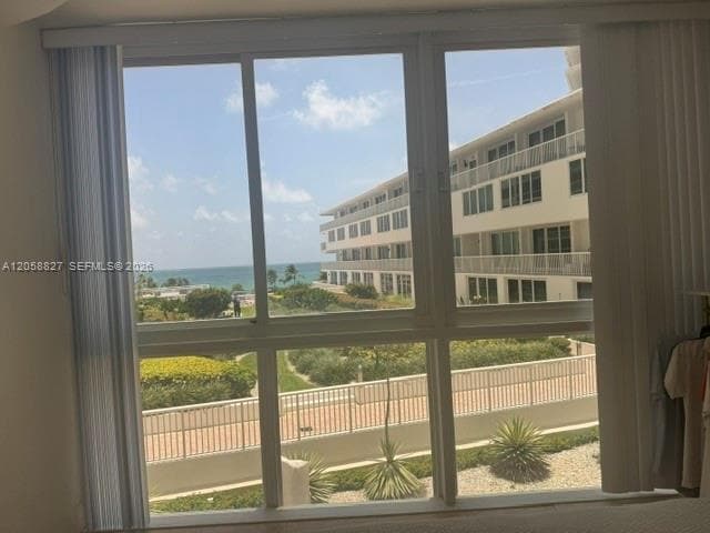 Building Photo - 5401 Collins Ave