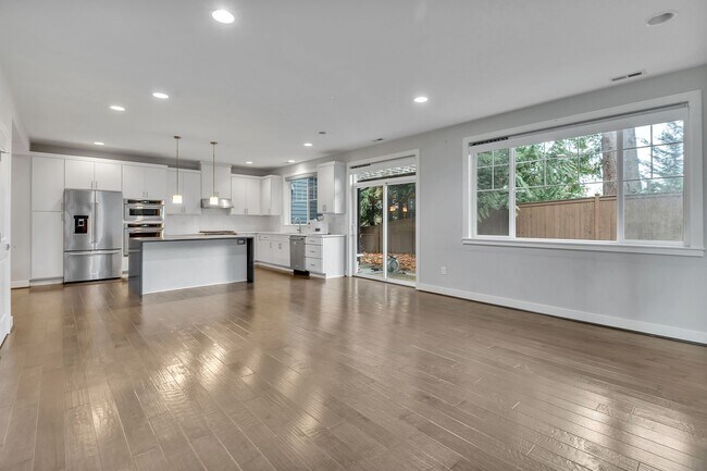 Building Photo - Sophisticated and Luxurious