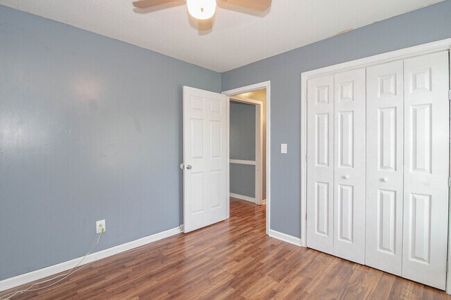 Building Photo - 1634 Hannibal Dr