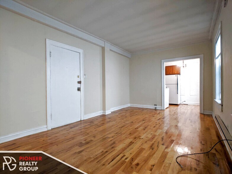 Building Photo - 1350 N Dearborn St