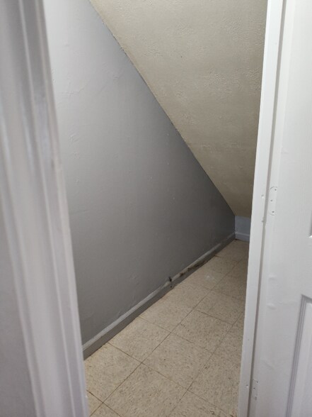 Primary Photo - 14 N Ritchie Ave