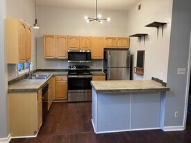 Building Photo - 413 E 38th St