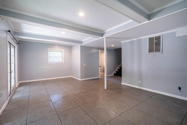 Building Photo - 4222 Arbutus Dr