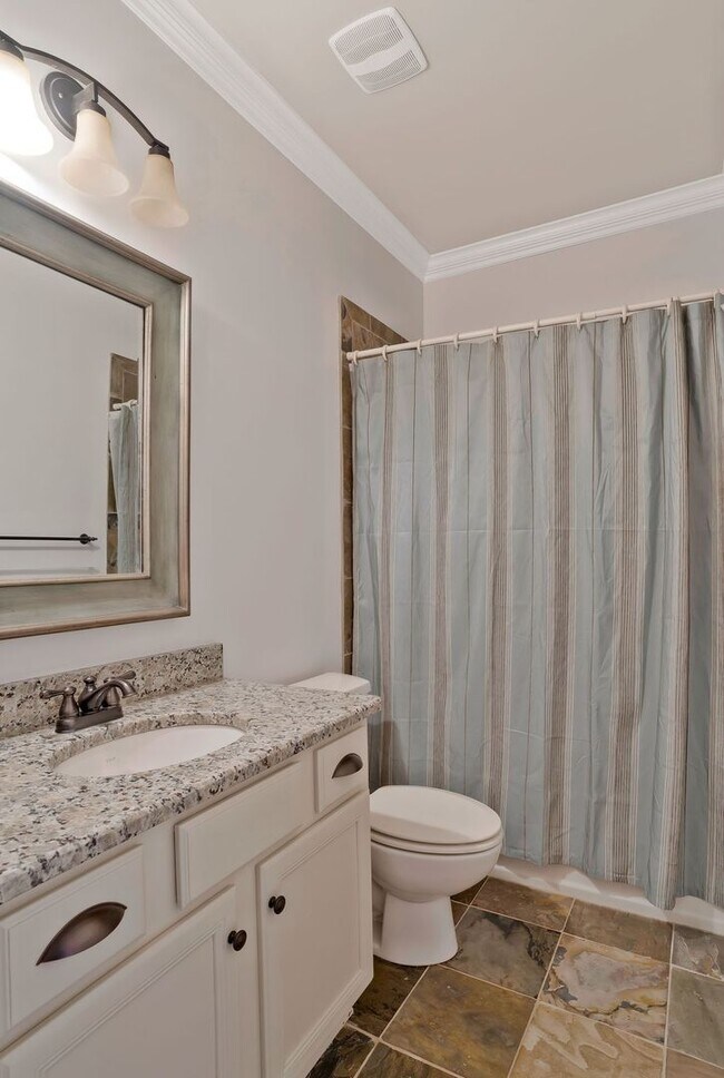 Building Photo - Stunning 4BE/3.5BA home in the very desira...