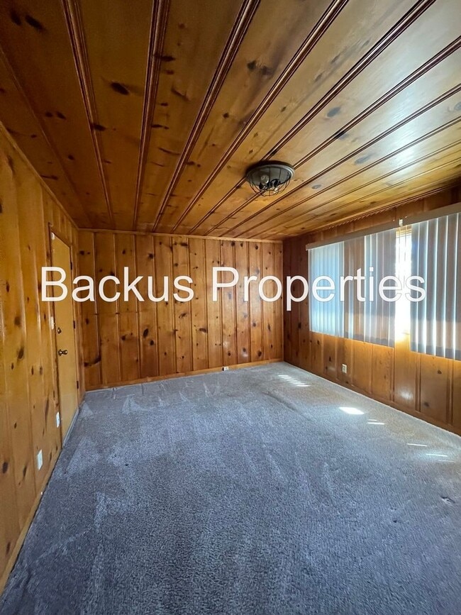 Building Photo - Wonderful one level home in South Salinas