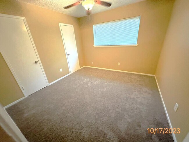 Building Photo - 12210 Roandale Dr