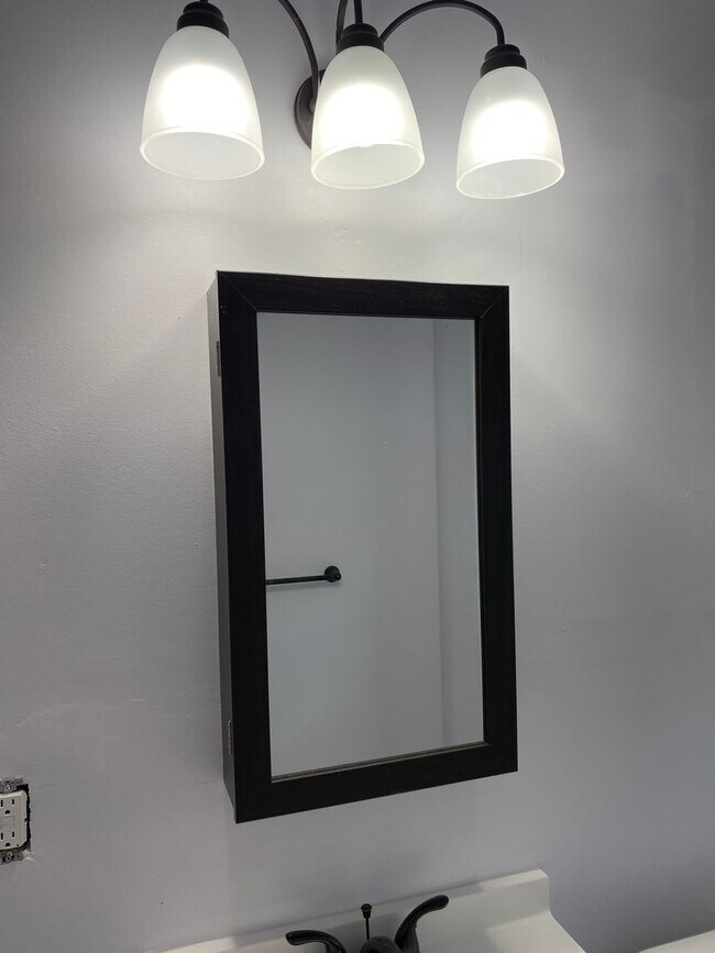 Building Photo - Beautiful Newly Built 2 Bedroom Home  1/2 Off First Month’s Rent