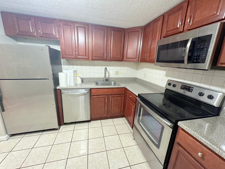 Building Photo - 30 Revere Beach Pky