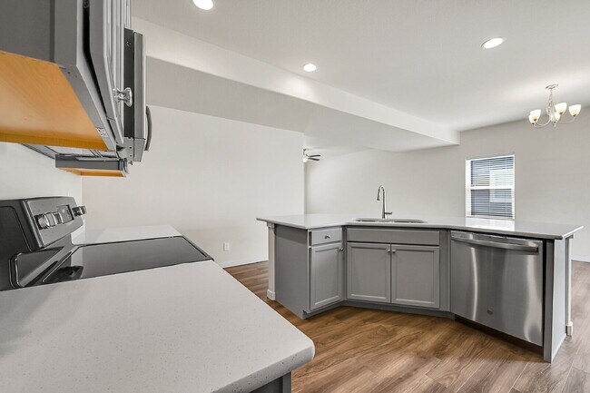 Building Photo - $2,650 - 3 Bed, 2.5 Bath Home in Co Spring...