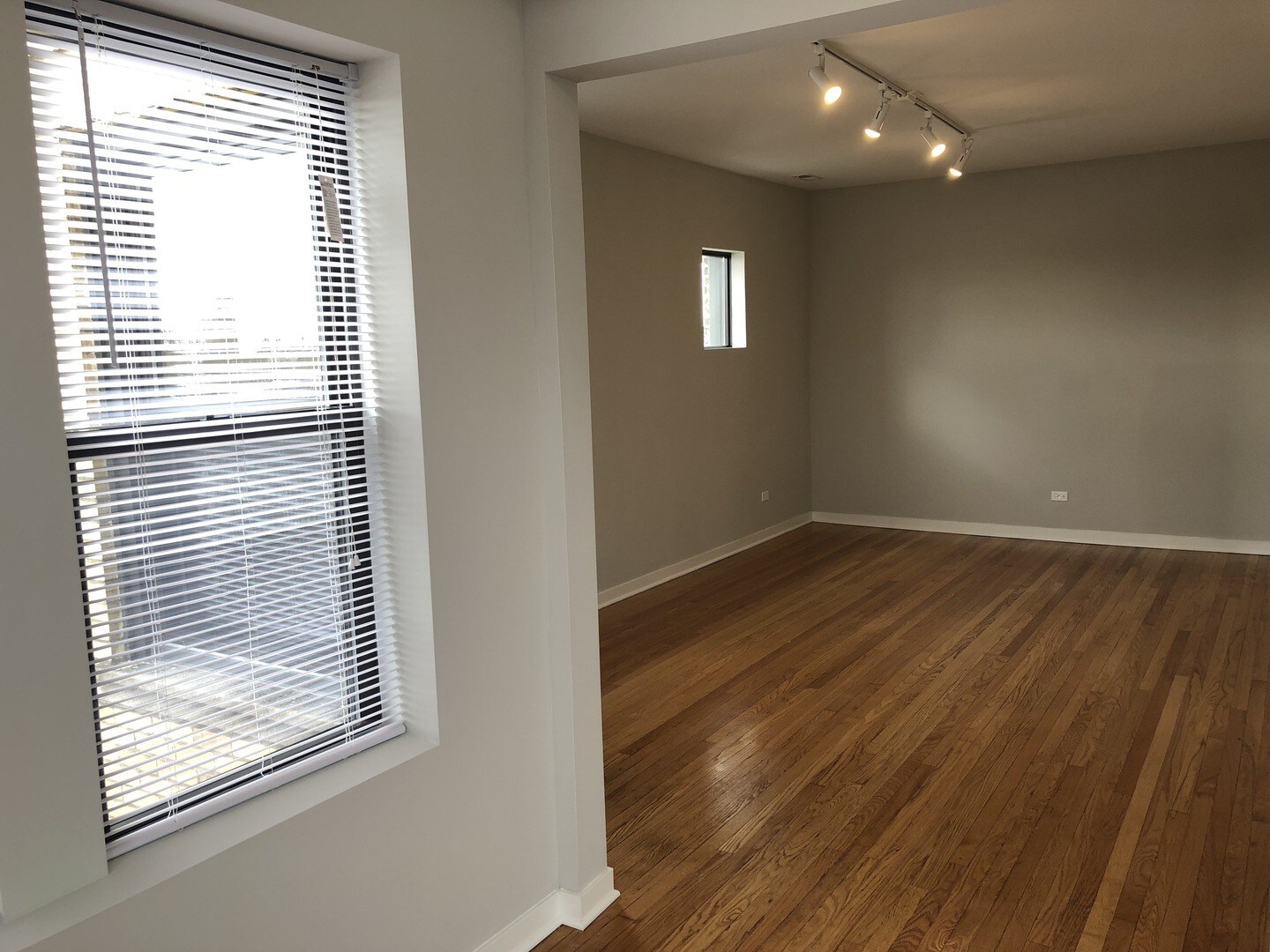 Building Photo - 4814 N Monticello Ave