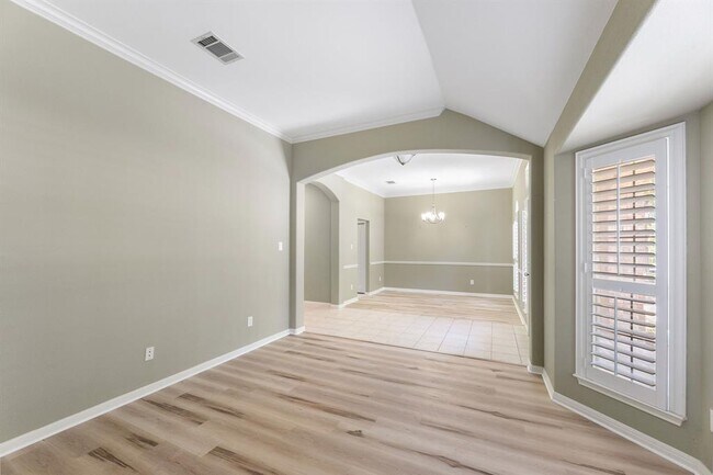 Building Photo - 11701 Sterling Panorama Terrace