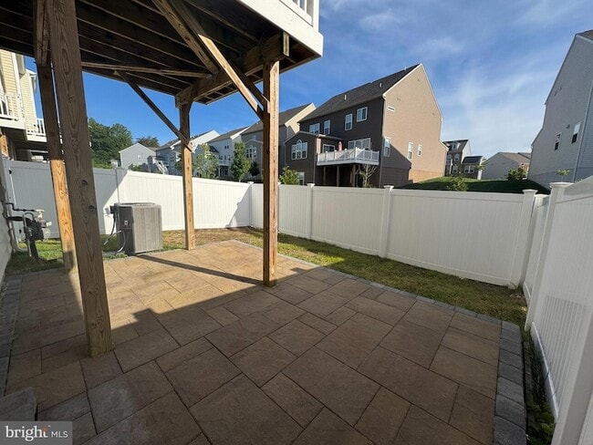Building Photo - 9067 Fox Stream Way