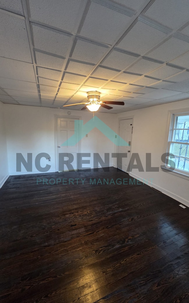 Building Photo - 721 Davis St